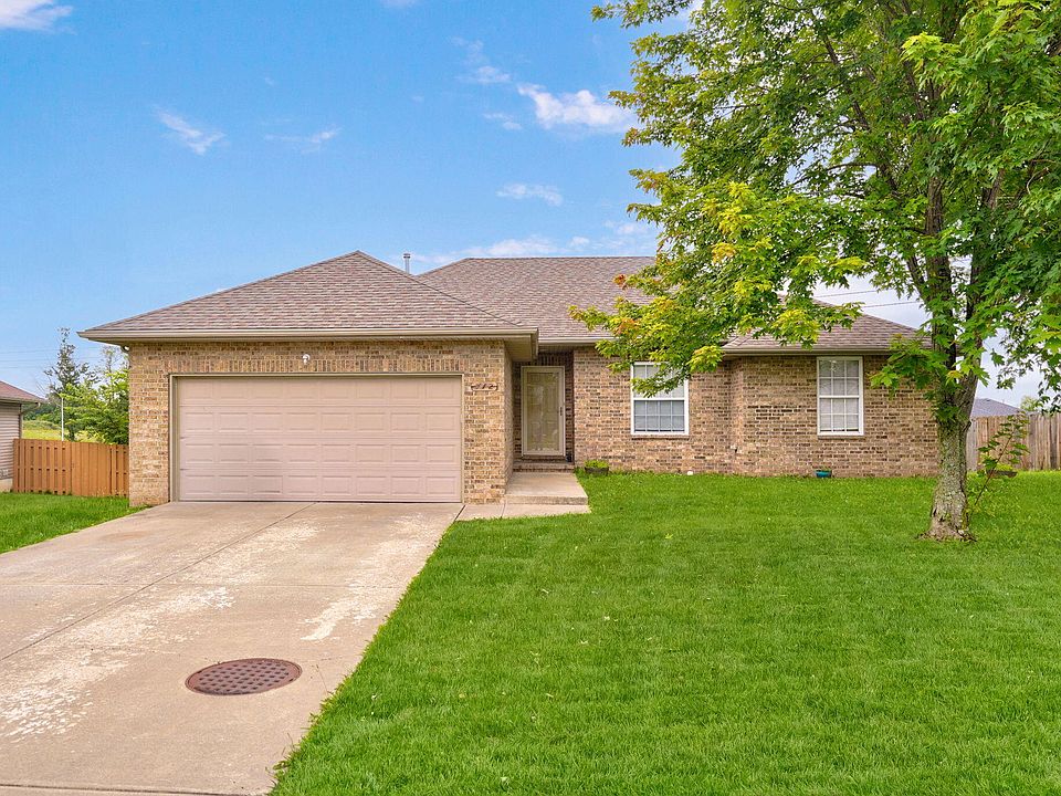1st image of 772 S Hackberry Avenue