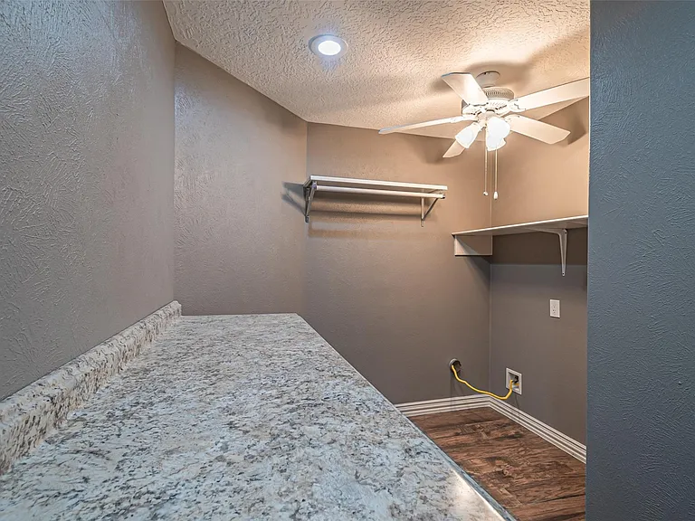 17615 Swansbury Dr — Photo 35