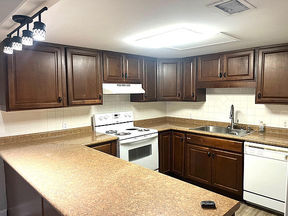 4th image of 1010 Sharer Ct Unit 19