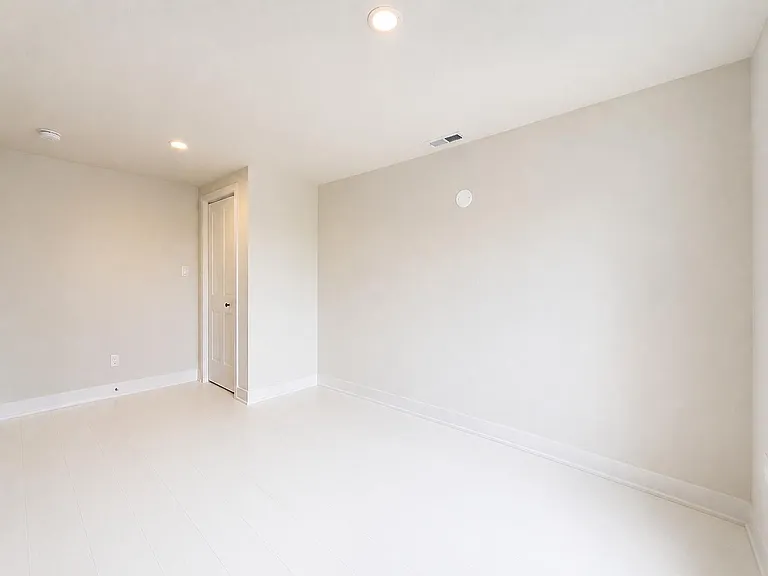 13 S Elm St #2 — Photo 9