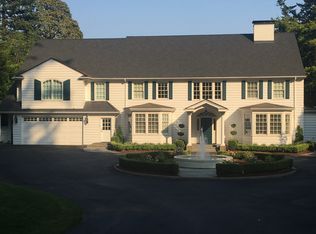 12550 S Edgecliff Rd, Portland, OR 97219