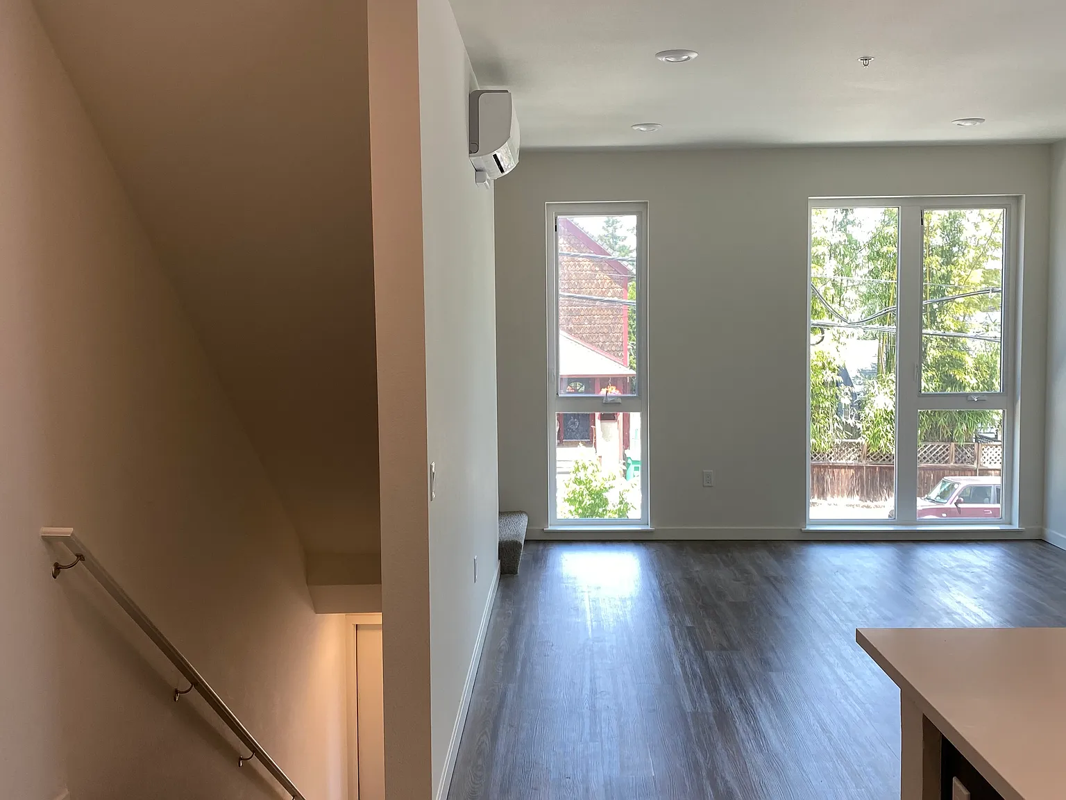 3 bed, 1295 sqft, $3,100 — Photo 4
