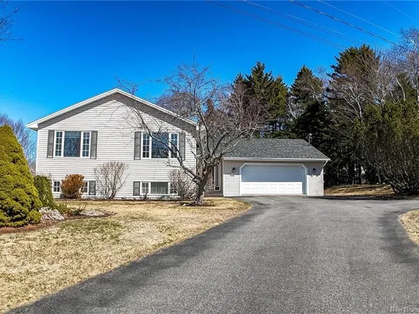 6 Baycrest Dr, Grand Bay Westfield, NB E5K 2V4