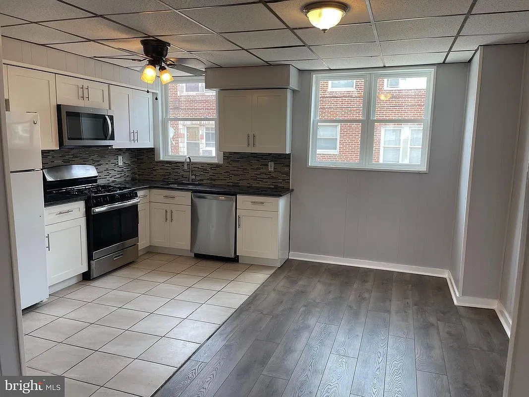 3 bed, 1.0 bath, 970 sqft, $1,500 — Photo 4