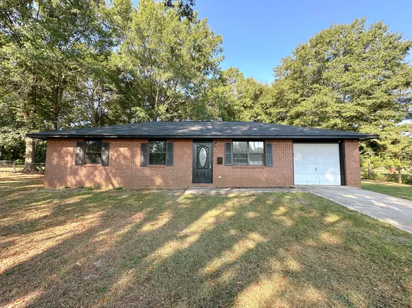 249 W Valley Dr, Fort Valley, GA 31030