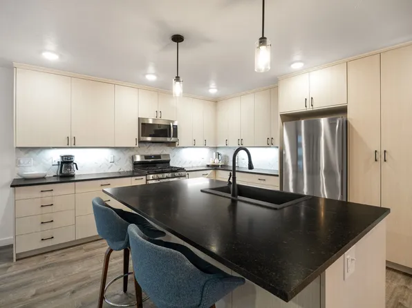 420 N. 6th Main House