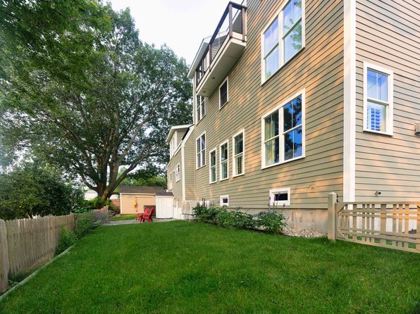 2 Myrtle Ln, South Portland, ME 04106