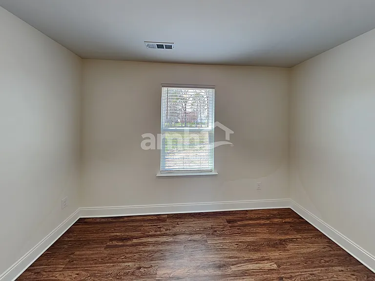 1360 Lomond Dr — Photo 21