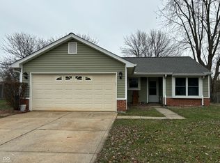 104 Coralbury Ct, Mooresville, IN