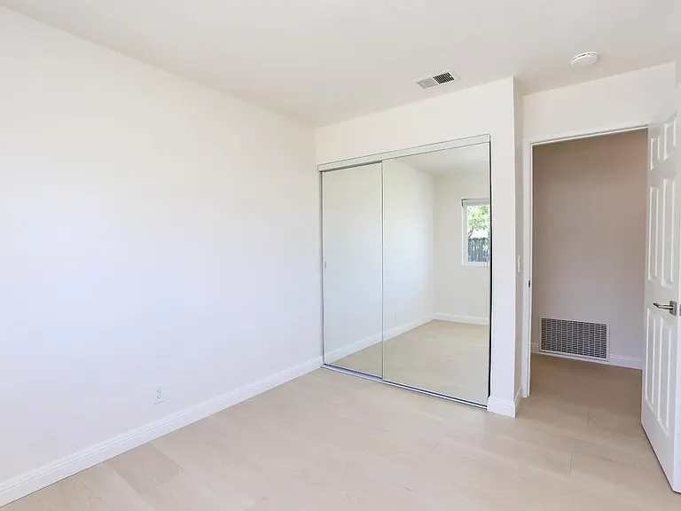 2015 Autumntree Ct — Photo 8