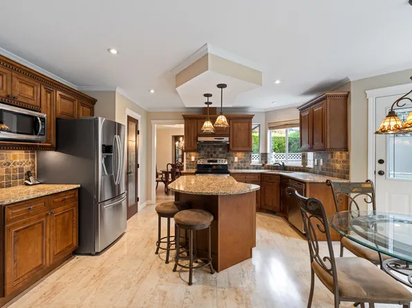 8030 153a St, Surrey, BC V3S 7X7