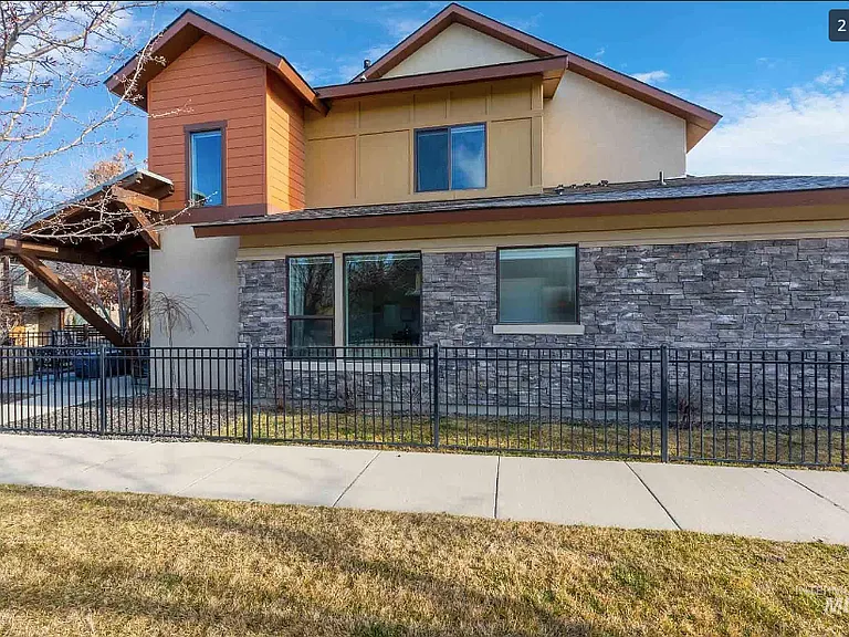 1432 E Lone Shore Dr — Photo 5