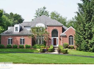 4355 Courtside Dr, Williamston, MI 48895