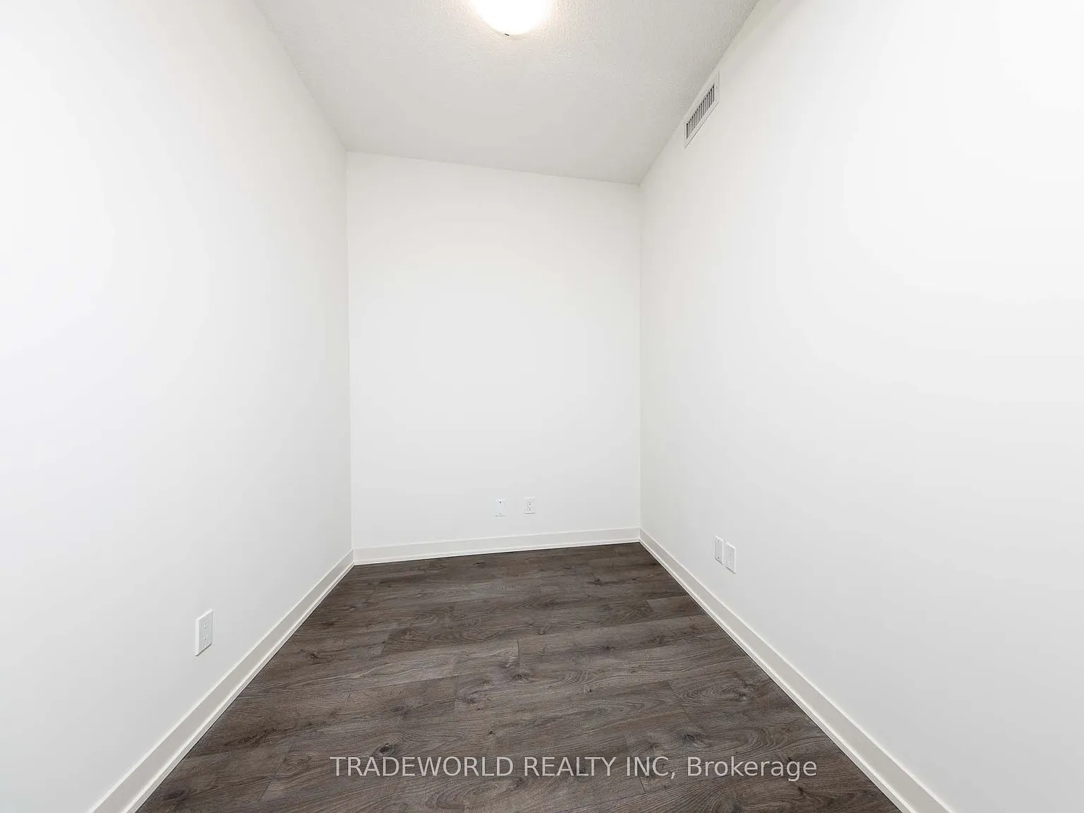 Pearl Place Condos — Photo 4