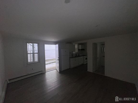 5th image of 308 2nd St APT 1