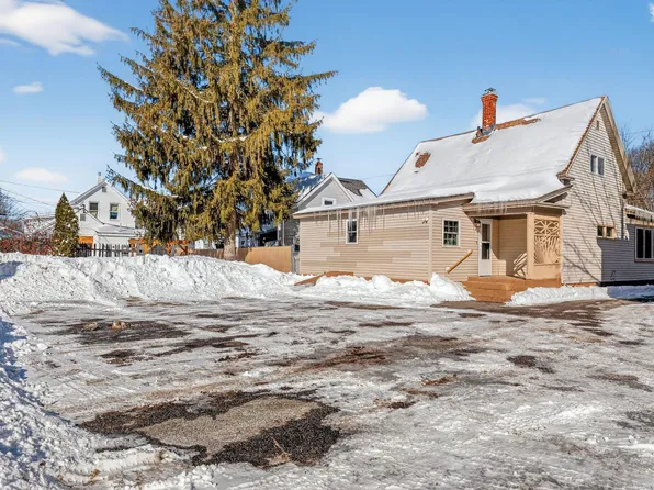 87 Pioneer Avenue, Sanford, ME 04073