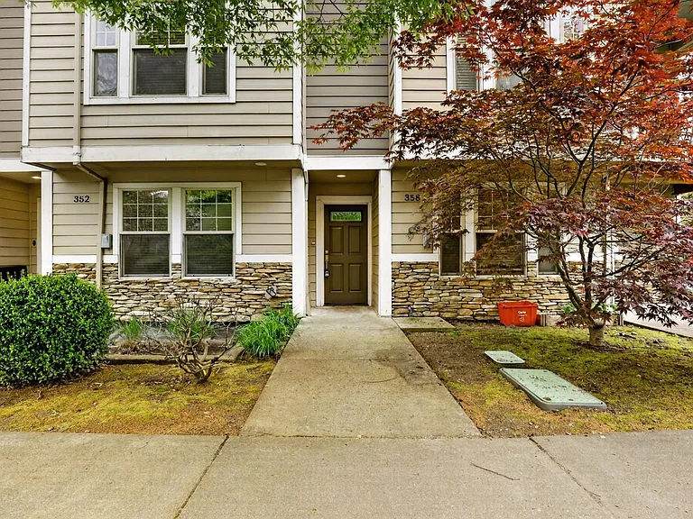 308-394 SW Eastman Pkwy — Photo 76