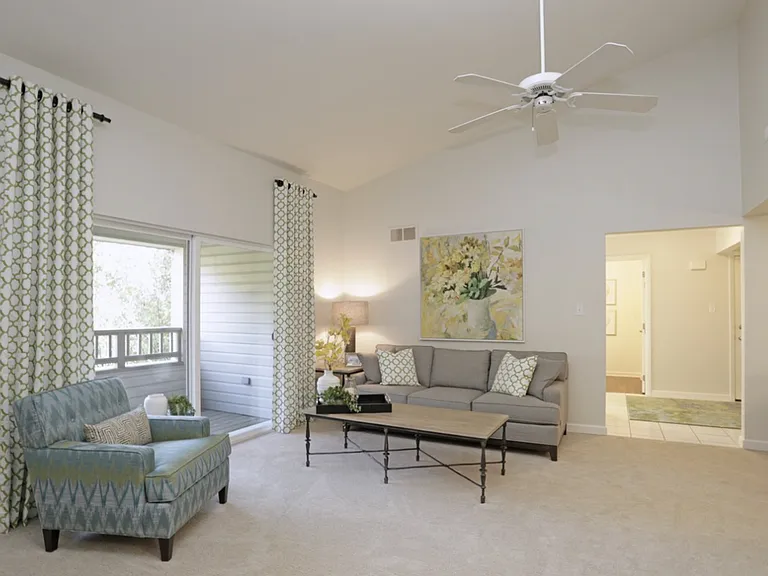 Lakemont Apartments — Photo 30