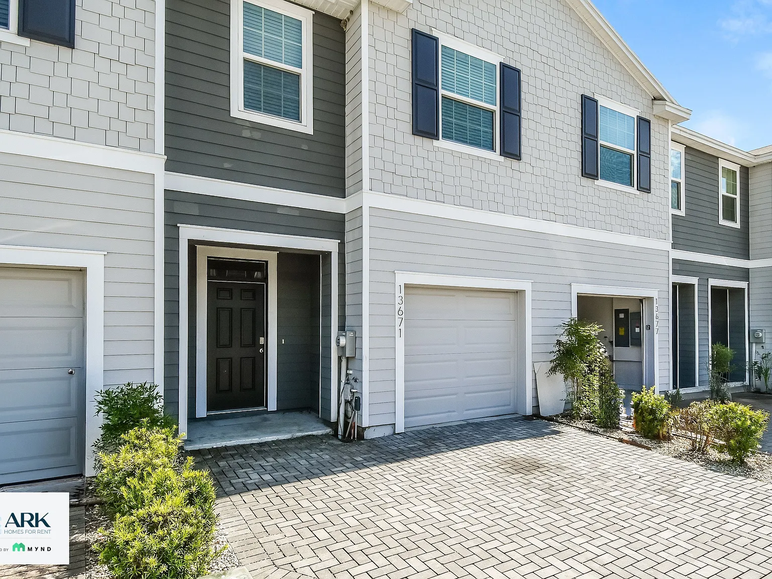 3 bed, 2.5 bath, 1686 sqft, $1,949 — Photo 2