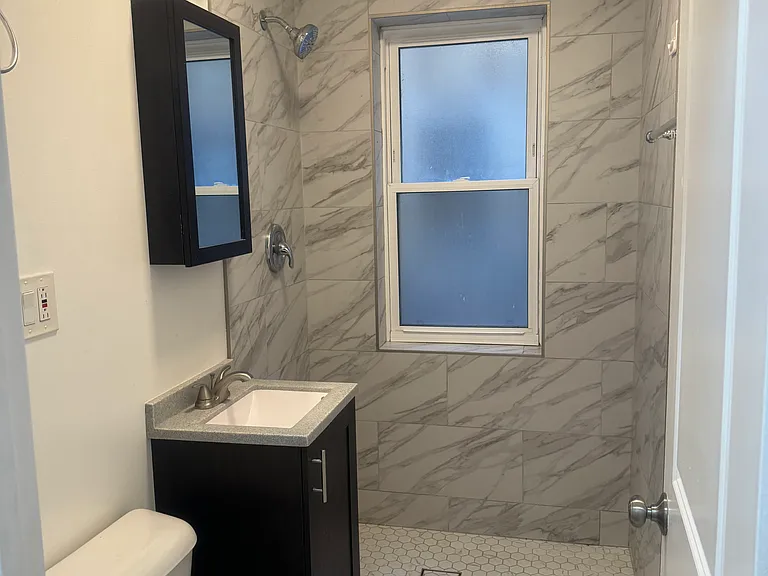 4220 N Clark St #1 — Photo 11