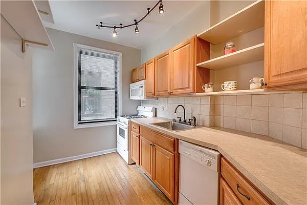 Sold by Exclusive Properties Sotheby's International Realty | media 16