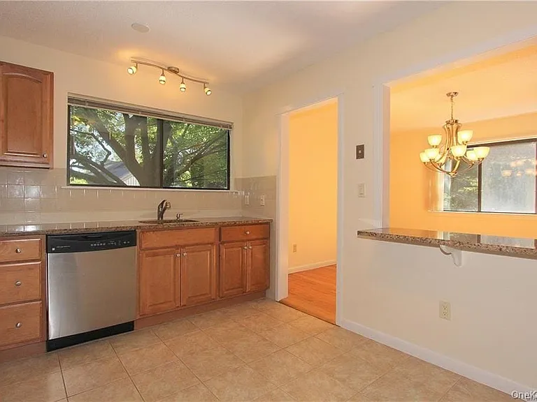 246 Heritage Hls #A — Photo 9