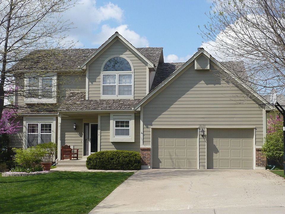 Beautiful 2-story on cul-de-sac