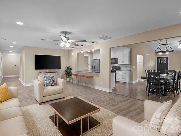 3rd image of 996 Cornelius Rd