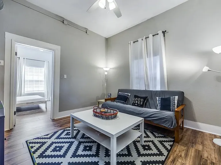 215 Blanco Rd #1 — Photo 4