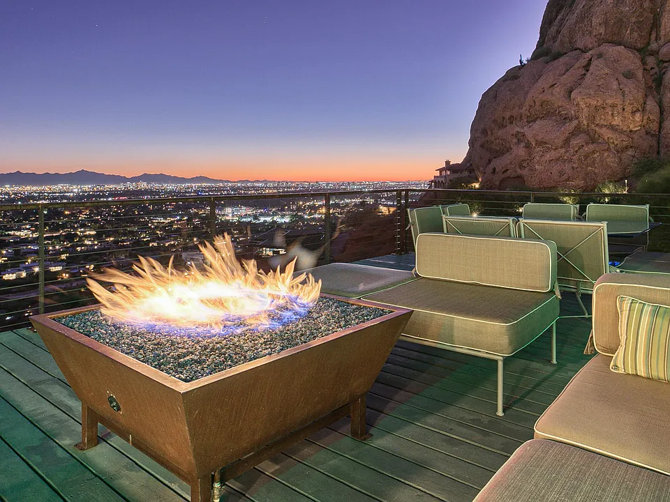 4959 E Red Rock Dr