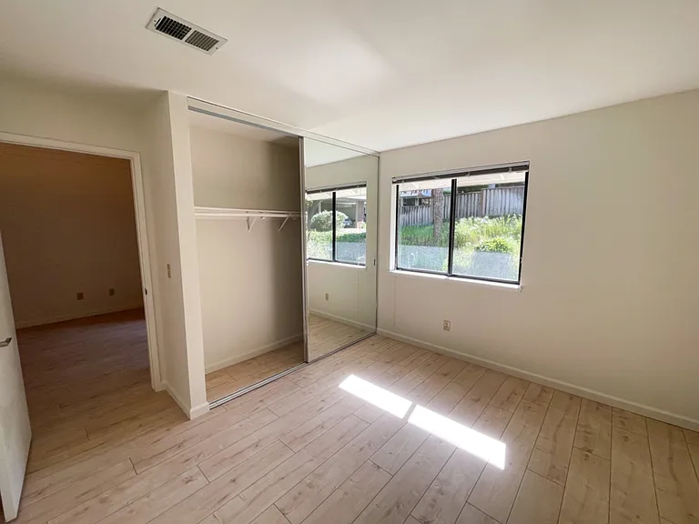 15 Picadilly Ct — Photo 6