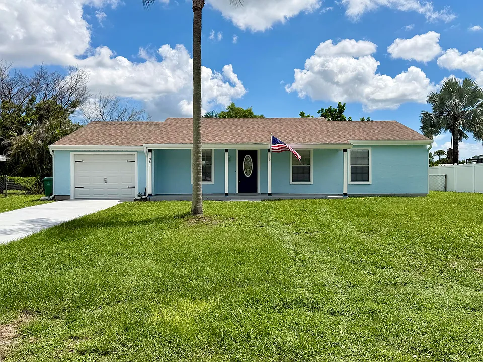 341 SW Belmont Cir