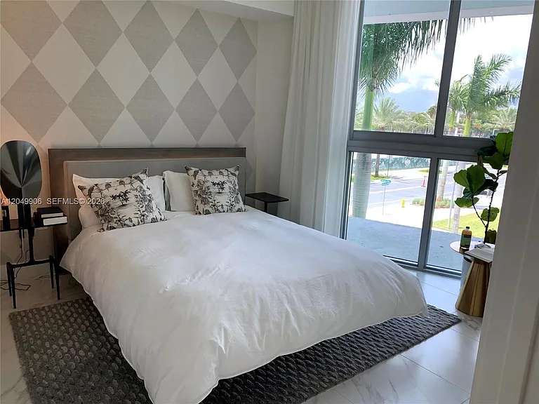 2000 W Metropica Way #1603 — Photo 9