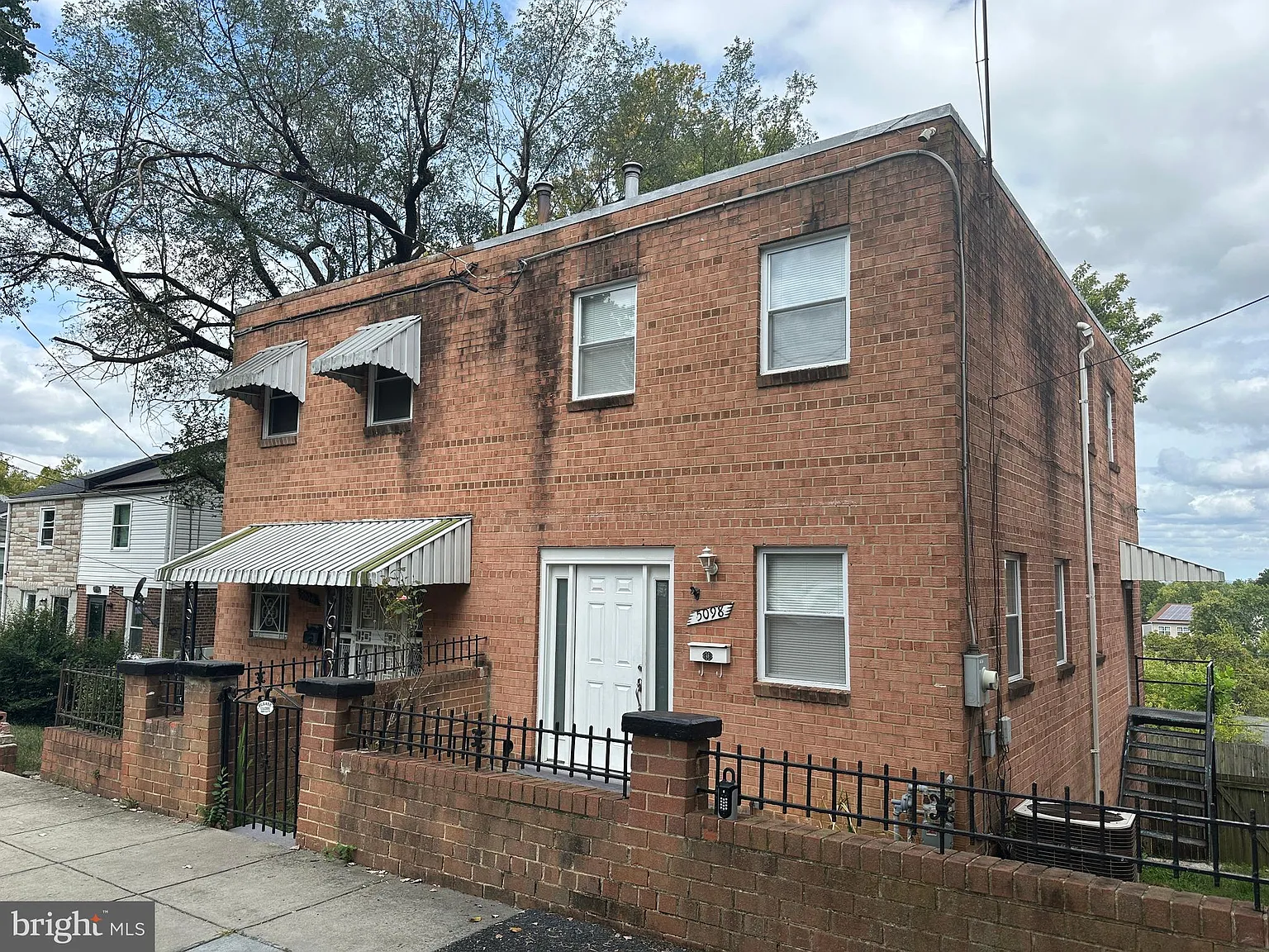5098 Just St NE photo 1