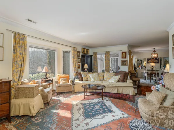 111 Bluffview Ln, Flat Rock, NC 28731