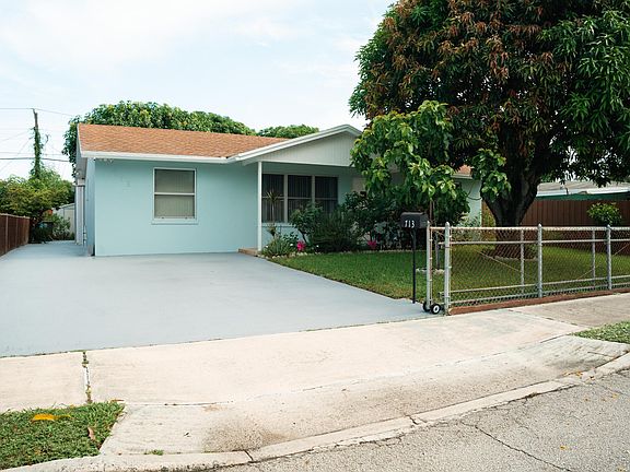 3rd image of 713 Hillcrest Boulevard