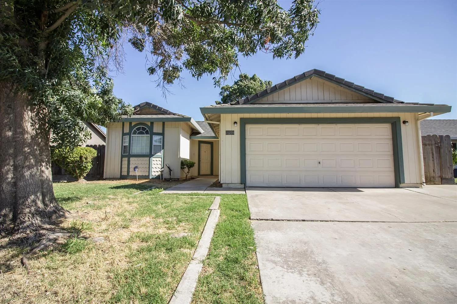 2559 Hays Dr photo 1