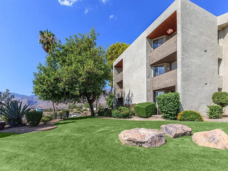 Mojave Blue Apartments — Photo 36