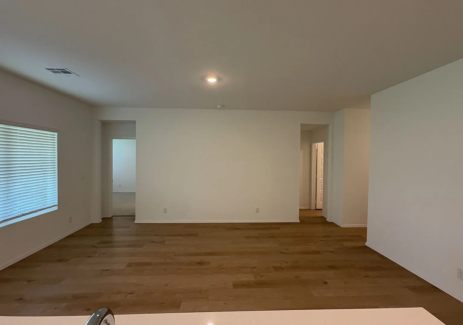 Beautiful new construction 4/2/3 home in Broken Arrow offering a contemporary open floor plan! — Photo 4
