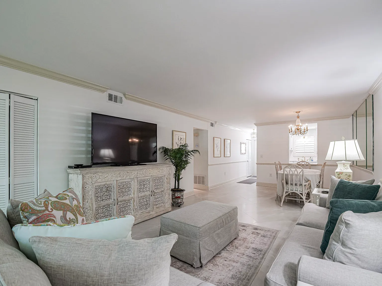 2 bed, 1130 sqft, $2,250 — Photo 4