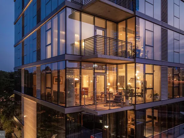 210 S 25th #303, Philadelphia, PA 19103