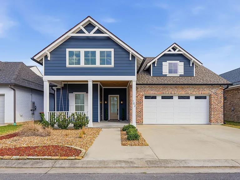102 Harvest Creek Ln — Photo 1
