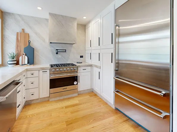 453 2nd Avenue image 7 of 26