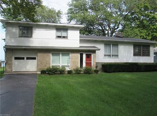 4735 Lake Rd, Sheffield Lake, OH 44054