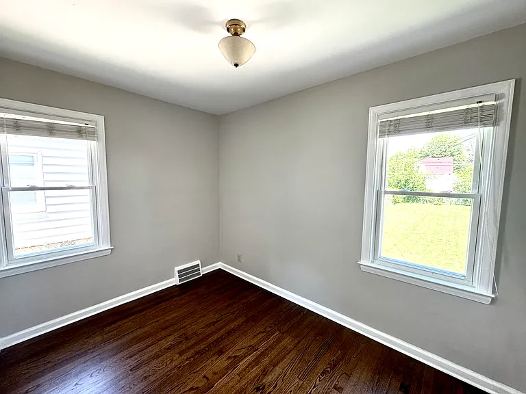 22424 Nowlin St — Photo 7