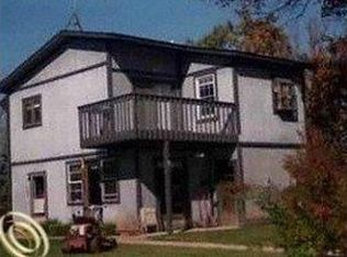10828 Hall Rd, Whitmore Lake, MI 48189