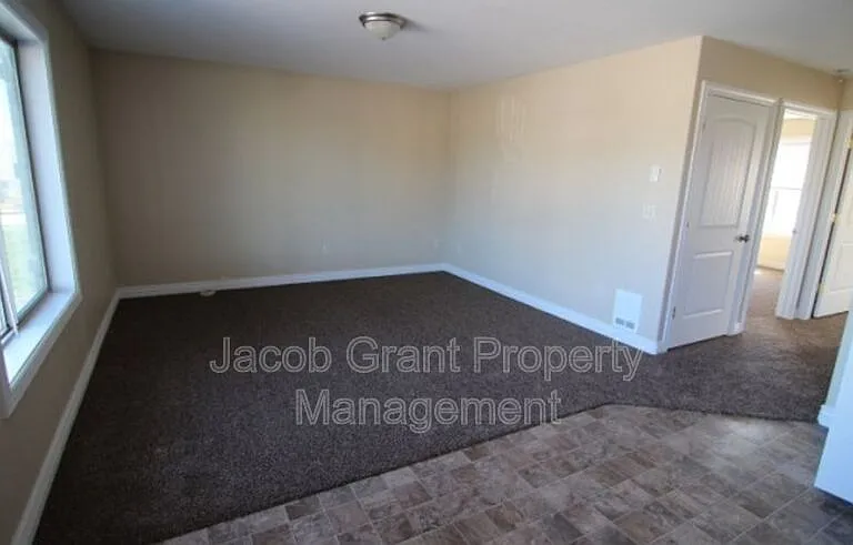 225 Opal Ct #1D — Photo 5