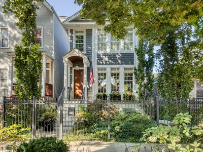3806 N Hermitage Ave, Chicago, IL, 60613