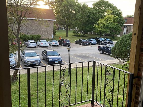 4th image of 1055 Valley Ln Unit 8-204