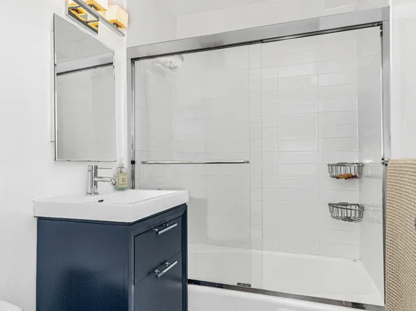 245 East 24th Street image 5 of 10